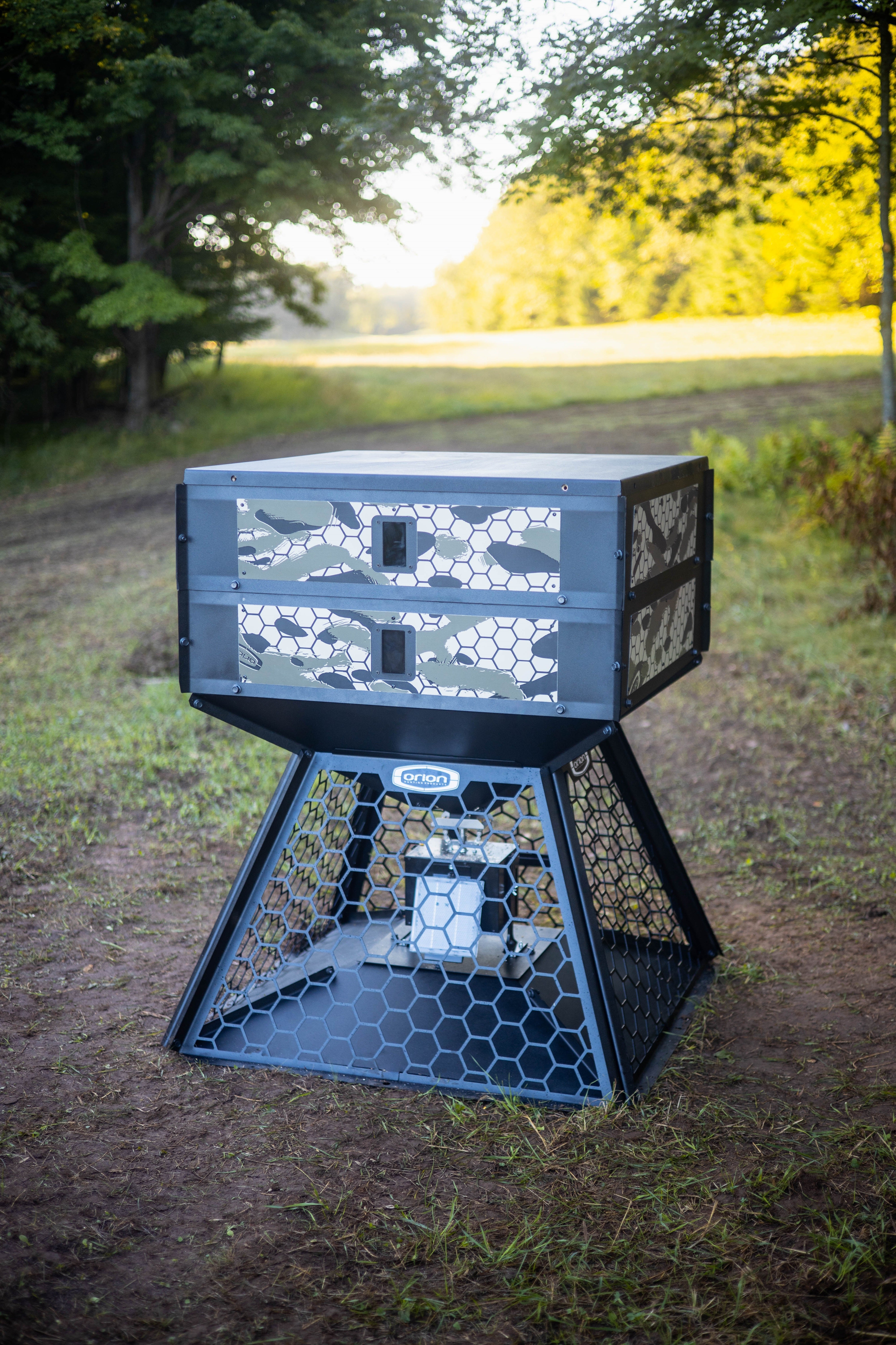 750lbs - Orion Modular Stand and Fill Deer Feeder