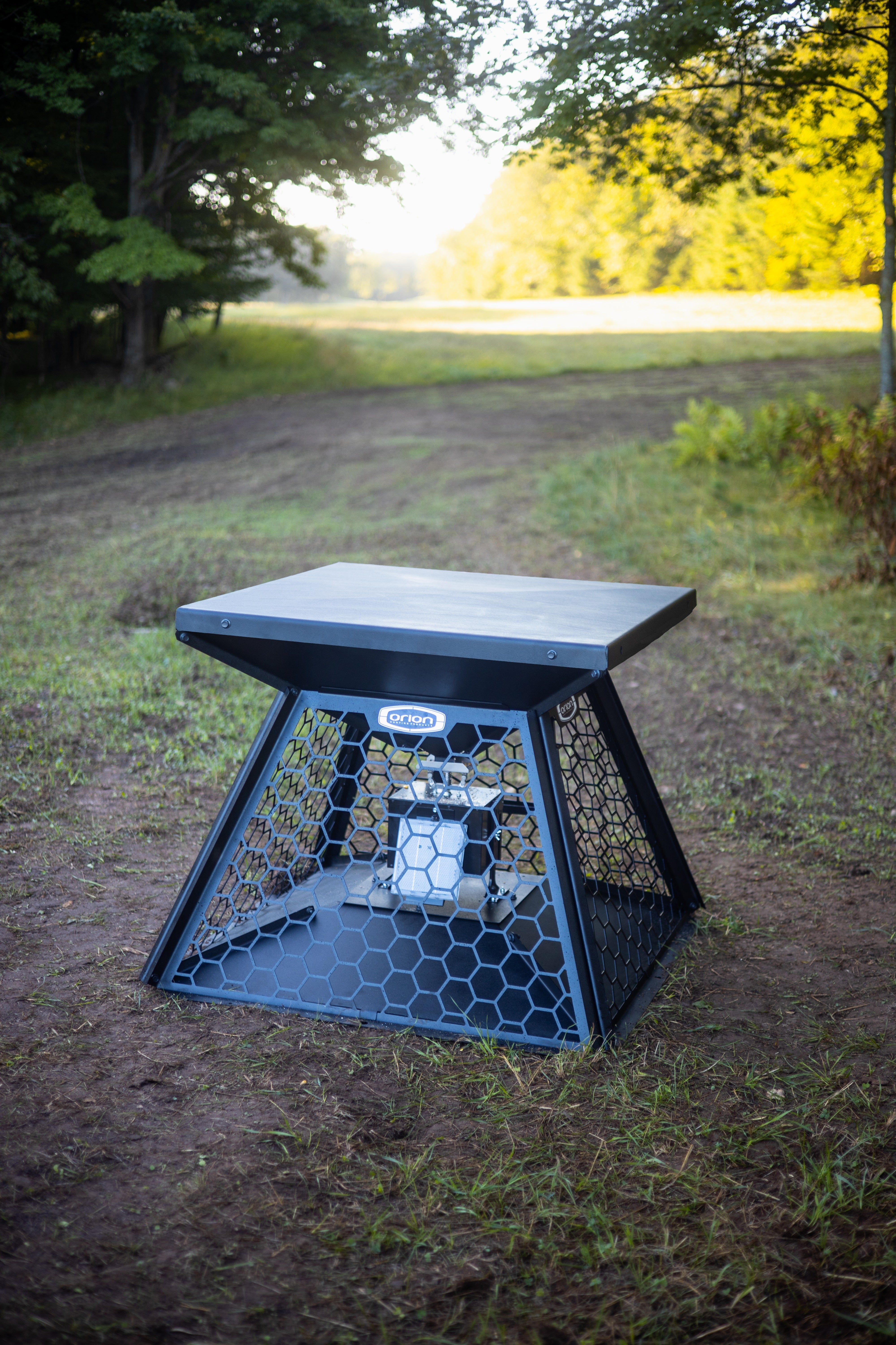 750lbs - Orion Modular Stand and Fill Deer Feeder