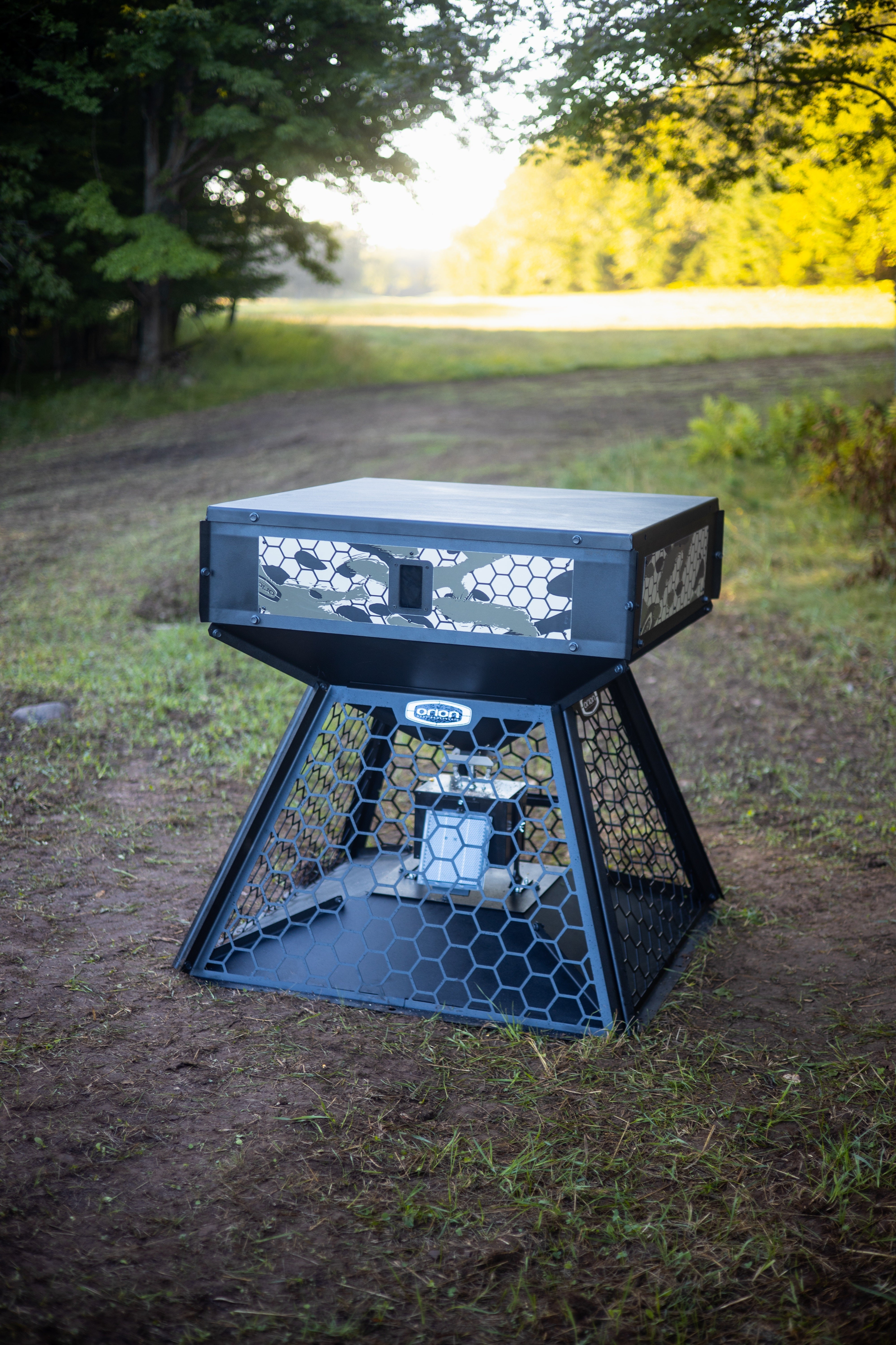 1050lbs - Orion Modular Stand and Fill Deer Feeder