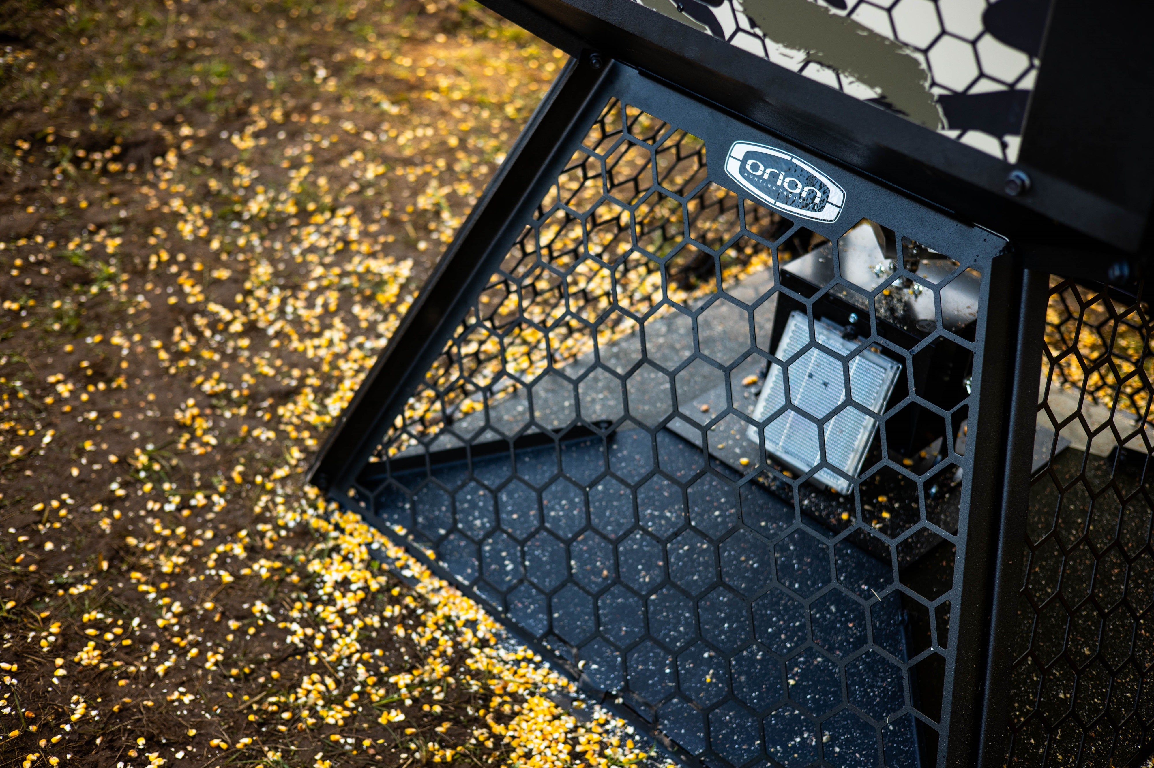 450lbs - Orion Modular Stand and Fill Deer Feeder