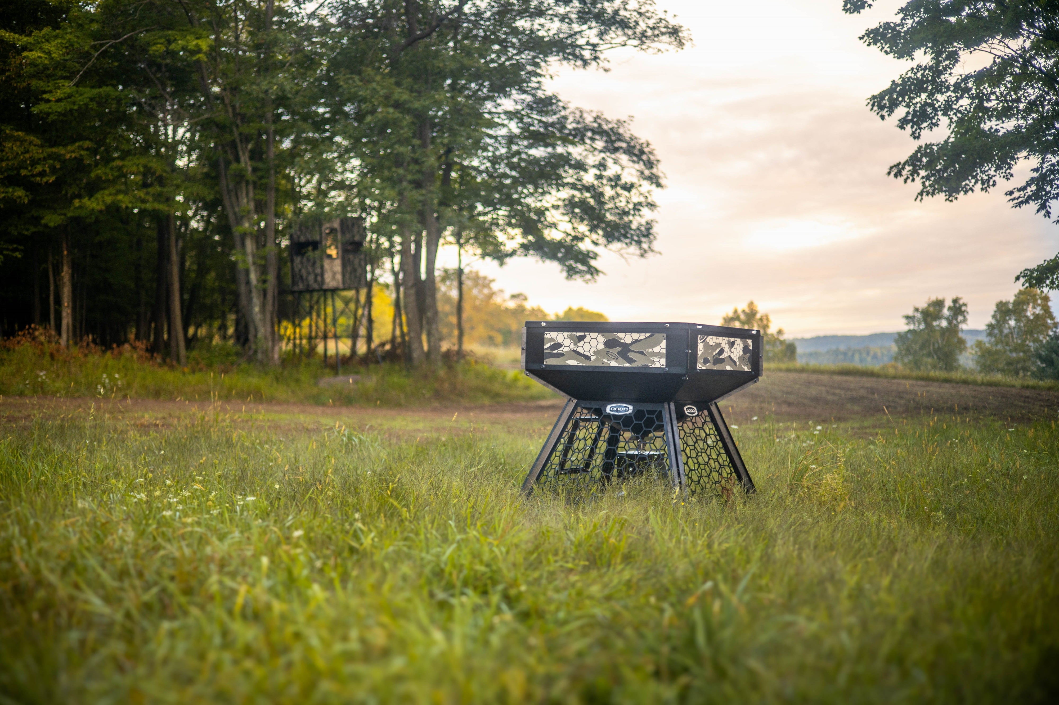 750lbs - Orion Modular Stand and Fill Deer Feeder